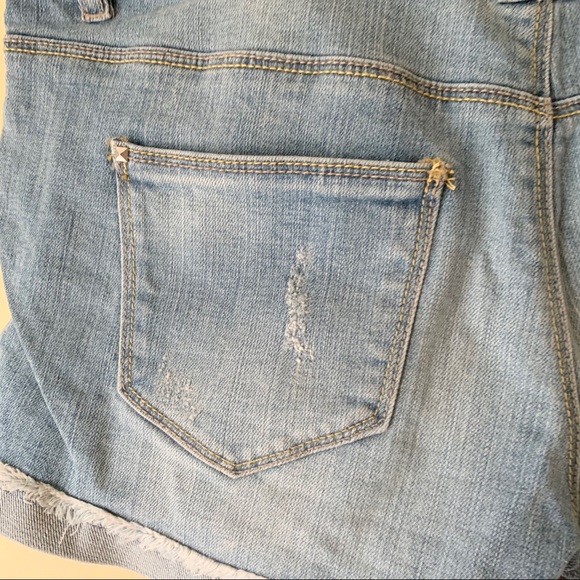 Forever 21 Jeans Shorts👖 - Picture 5 of 5